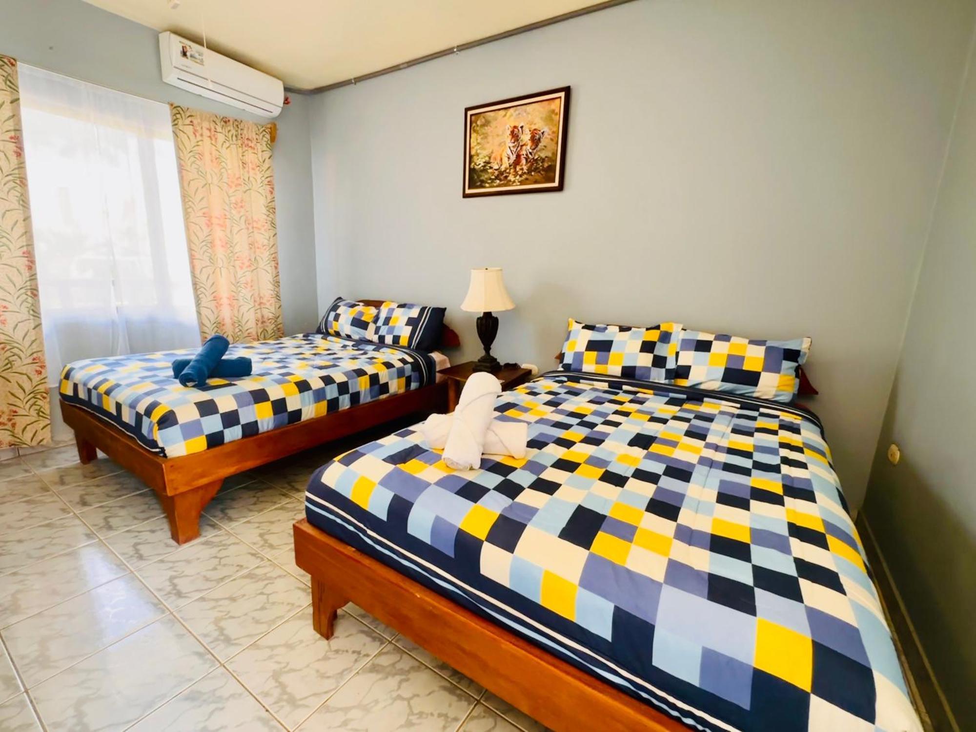 Hotel Georgi Cr Veintisiete de Abril ภายนอก รูปภาพ