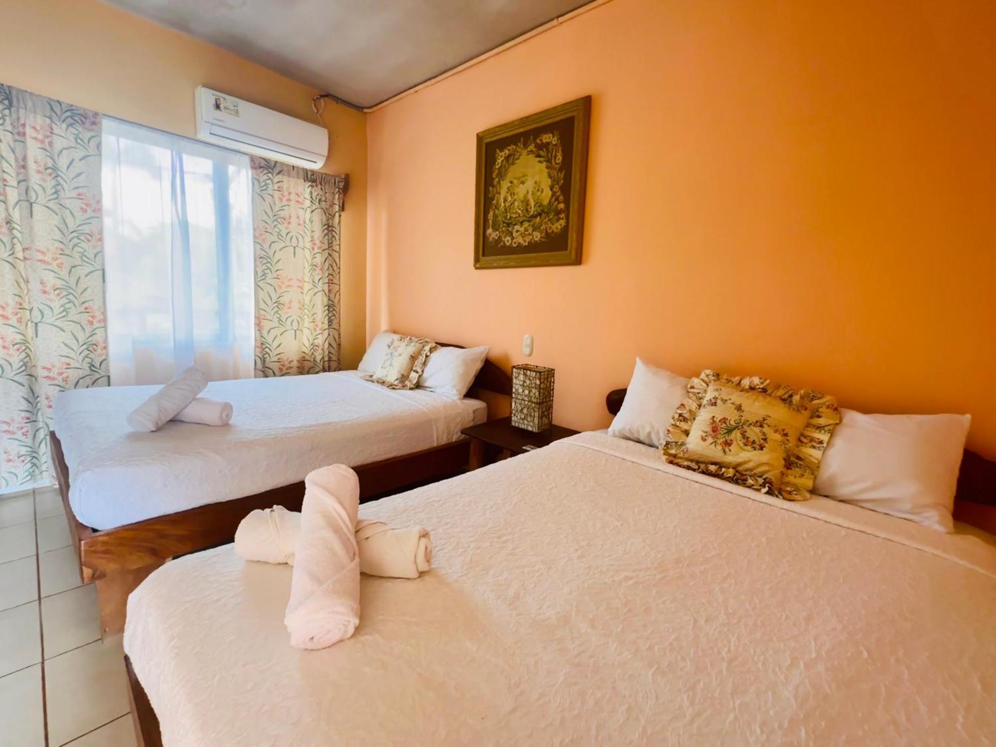 Hotel Georgi Cr Veintisiete de Abril ภายนอก รูปภาพ