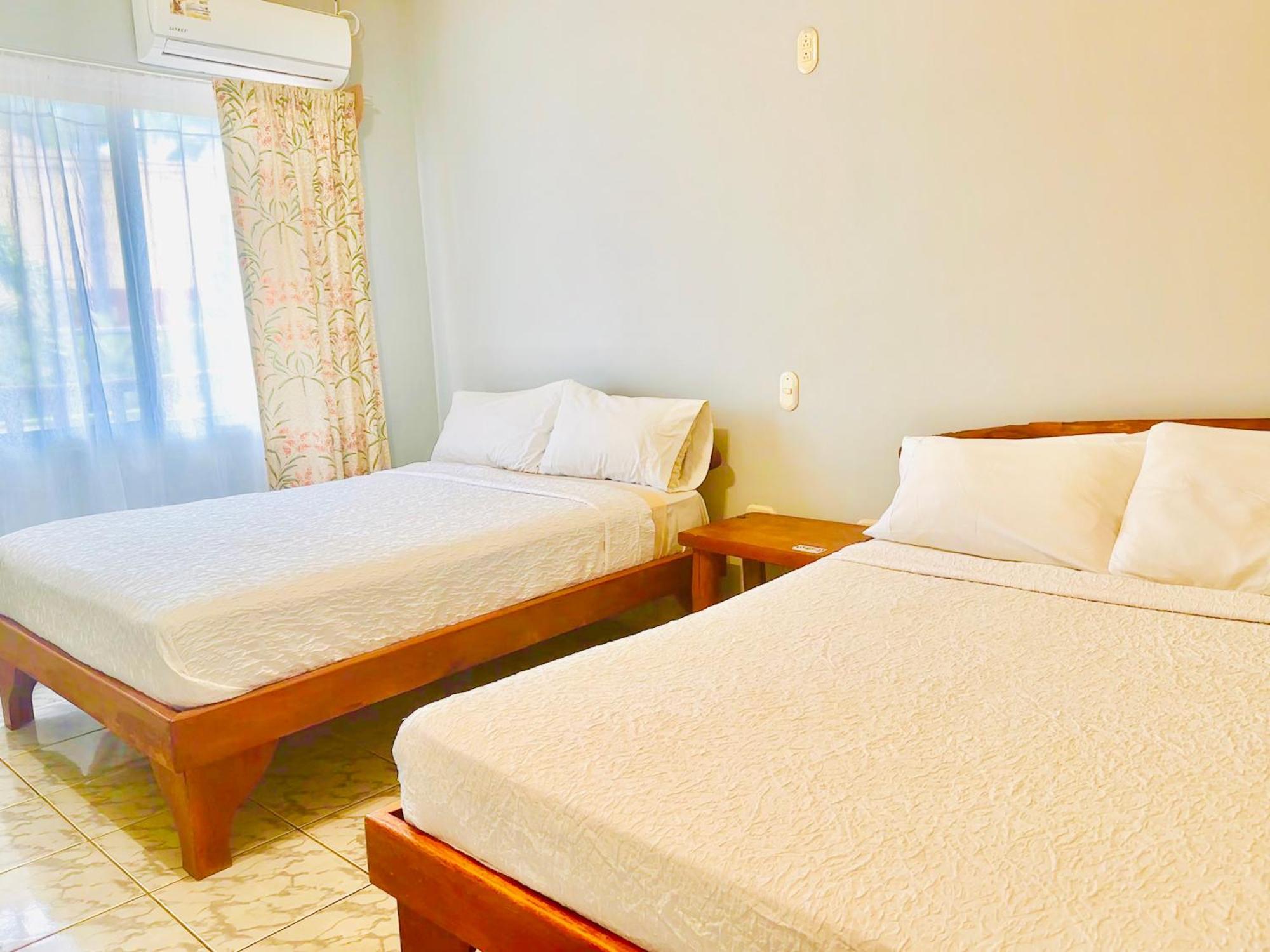 Hotel Georgi Cr Veintisiete de Abril ภายนอก รูปภาพ