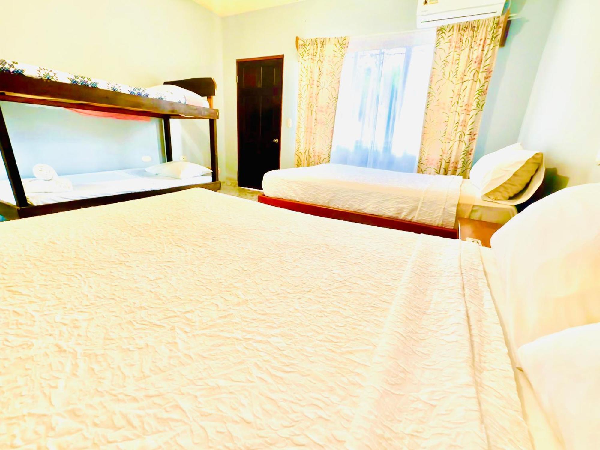 Hotel Georgi Cr Veintisiete de Abril ภายนอก รูปภาพ